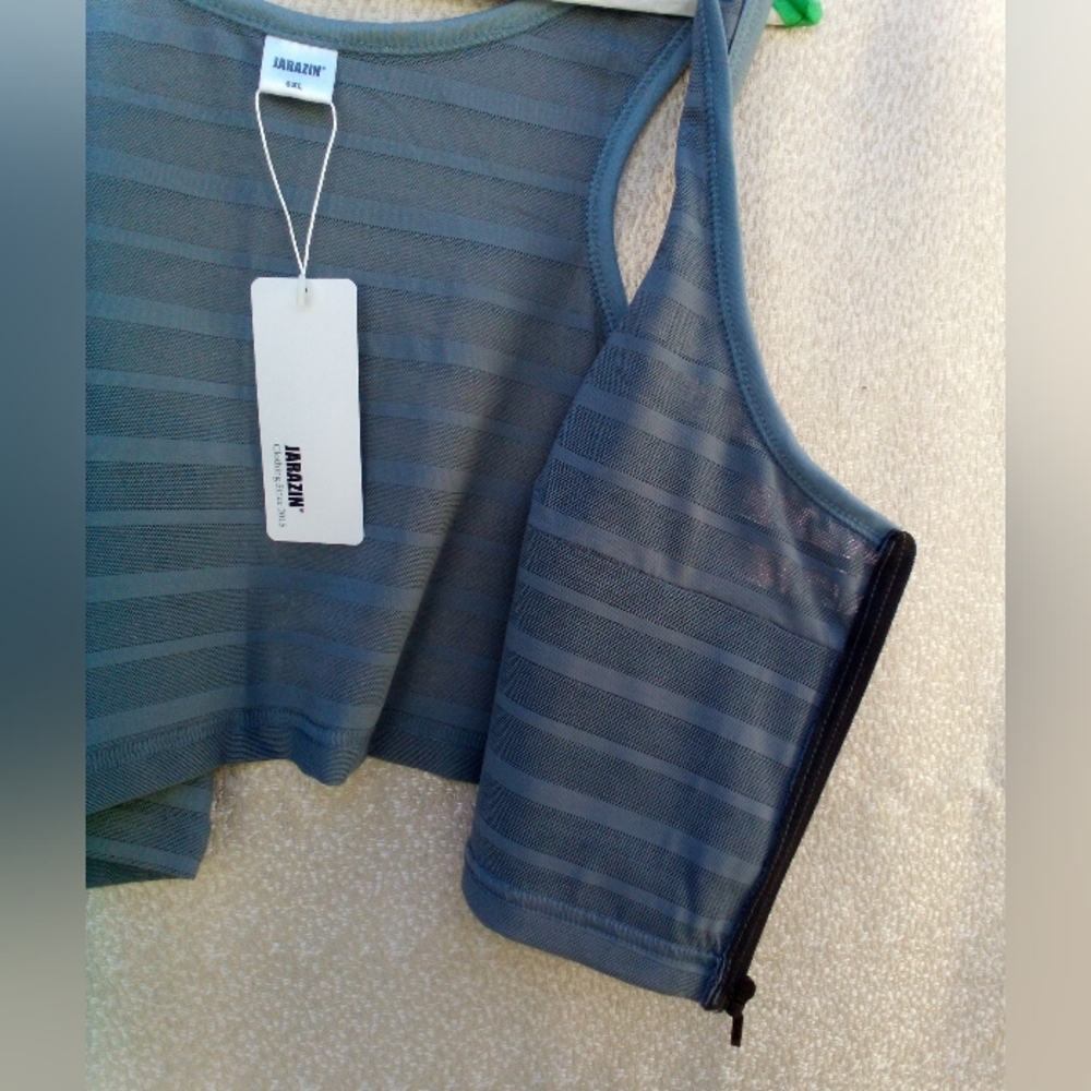 NWT! Zip-Front Sport Bra - Picture 6 of 16